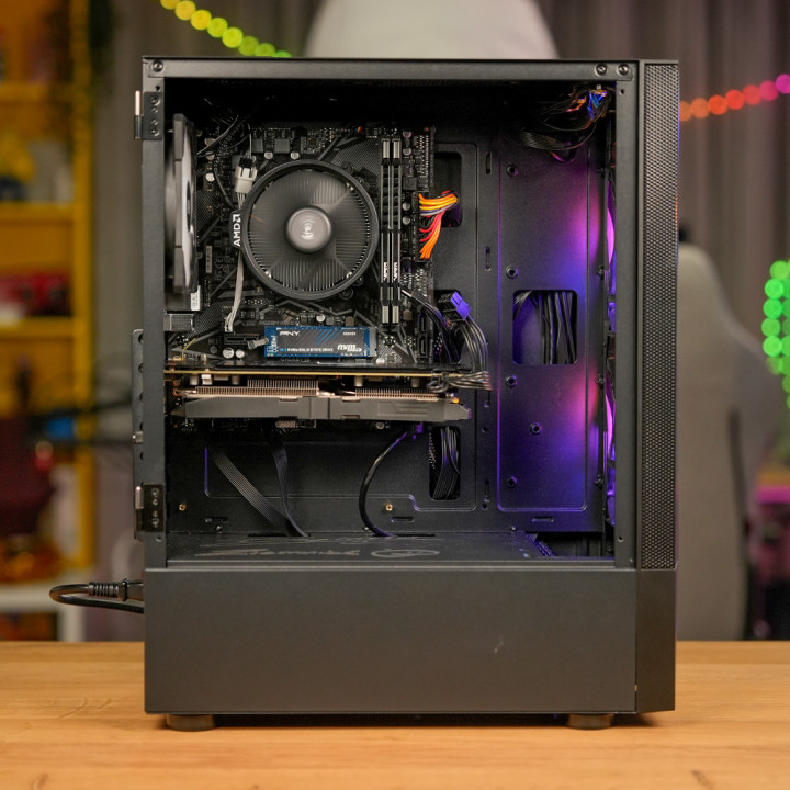 PC z odcinka AdwenTech z Dżinoldem - sklep Onionite.pl
